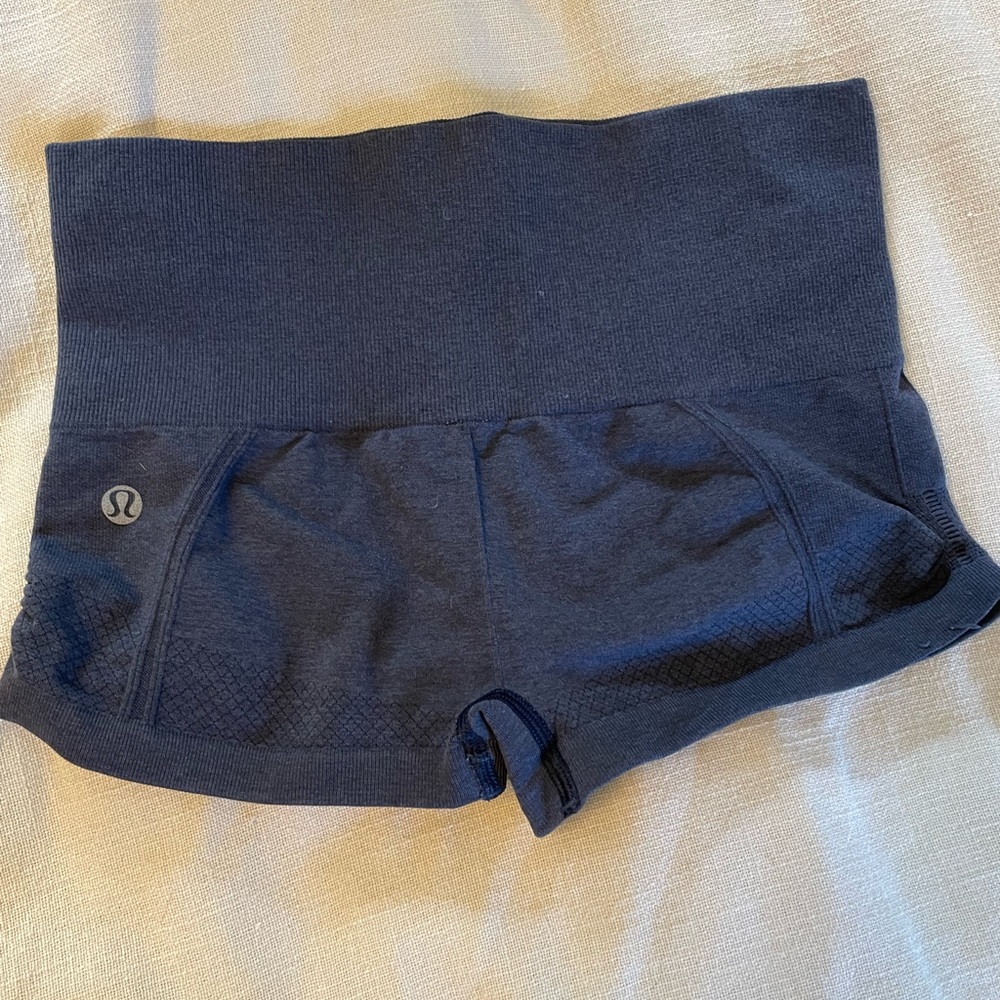 Lululemon seamless shorts, navy size 4